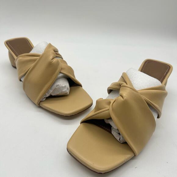 Journee Collection Sandals Womens 8.5 Tan‎ Leather Charlize Block Heel Mules NEW - Picture 1 of 10